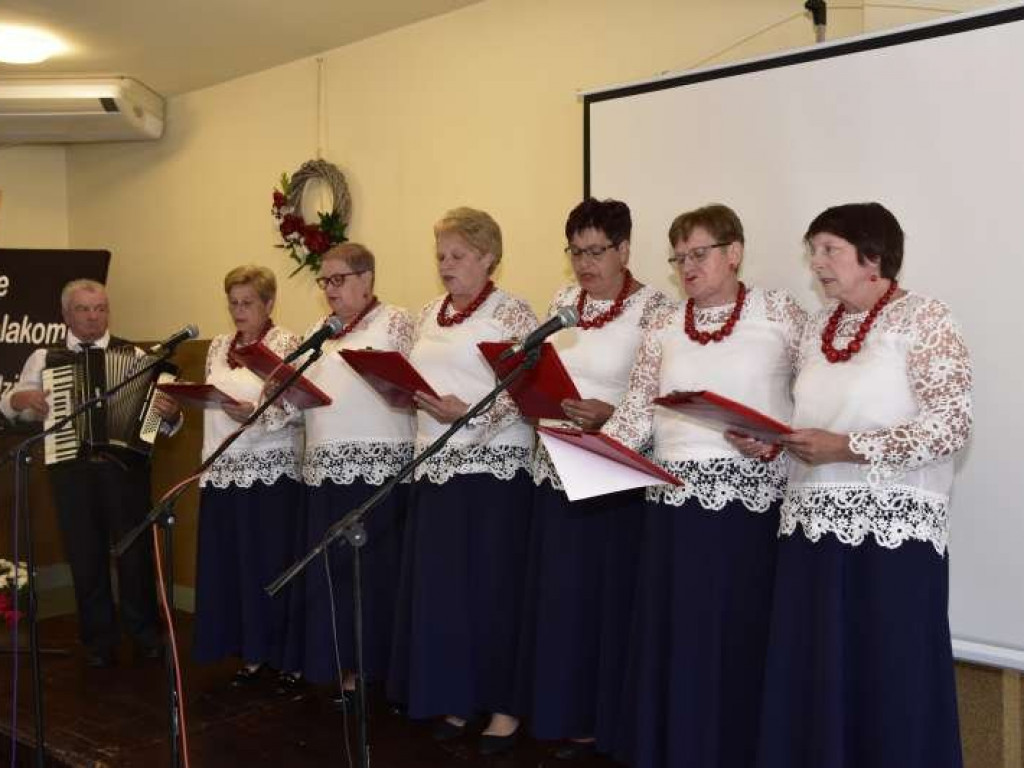Spotkanie zespołów śpiewaczych w Polskowoli