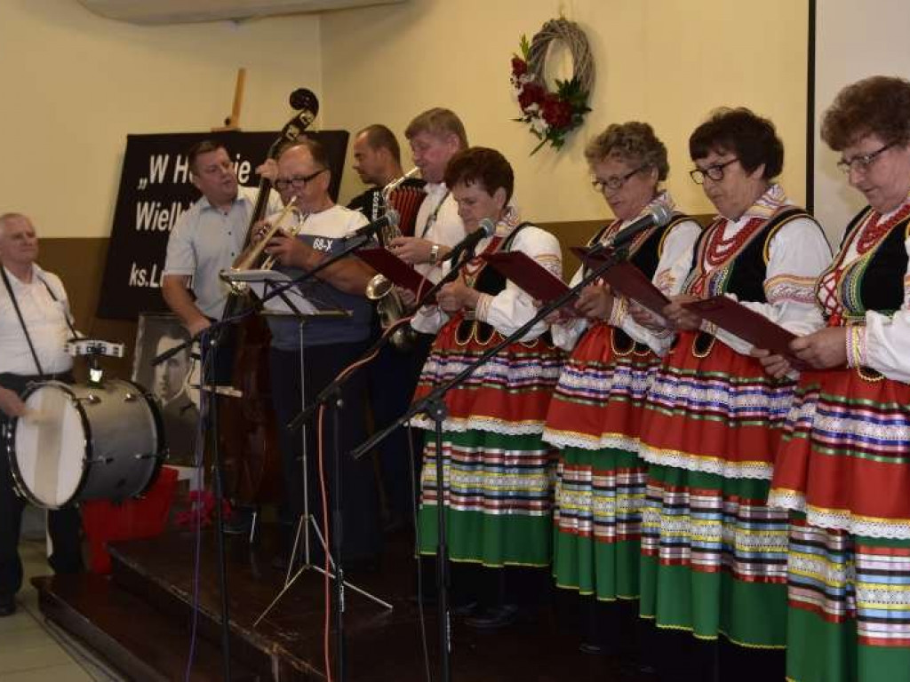 Spotkanie zespołów śpiewaczych w Polskowoli