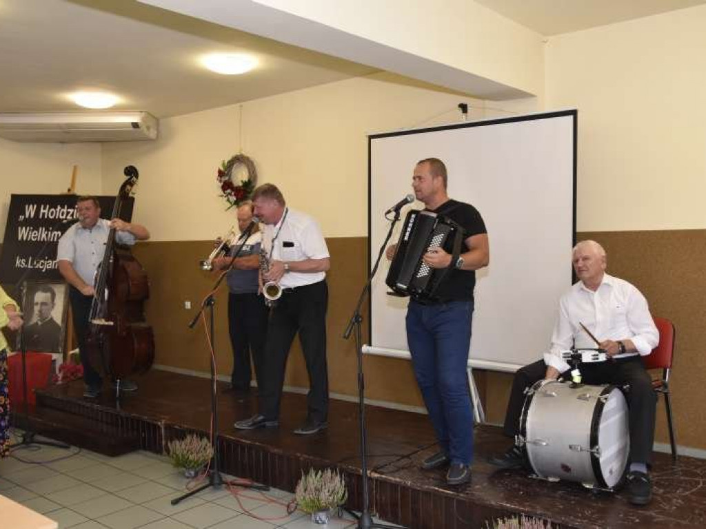 Spotkanie zespołów śpiewaczych w Polskowoli