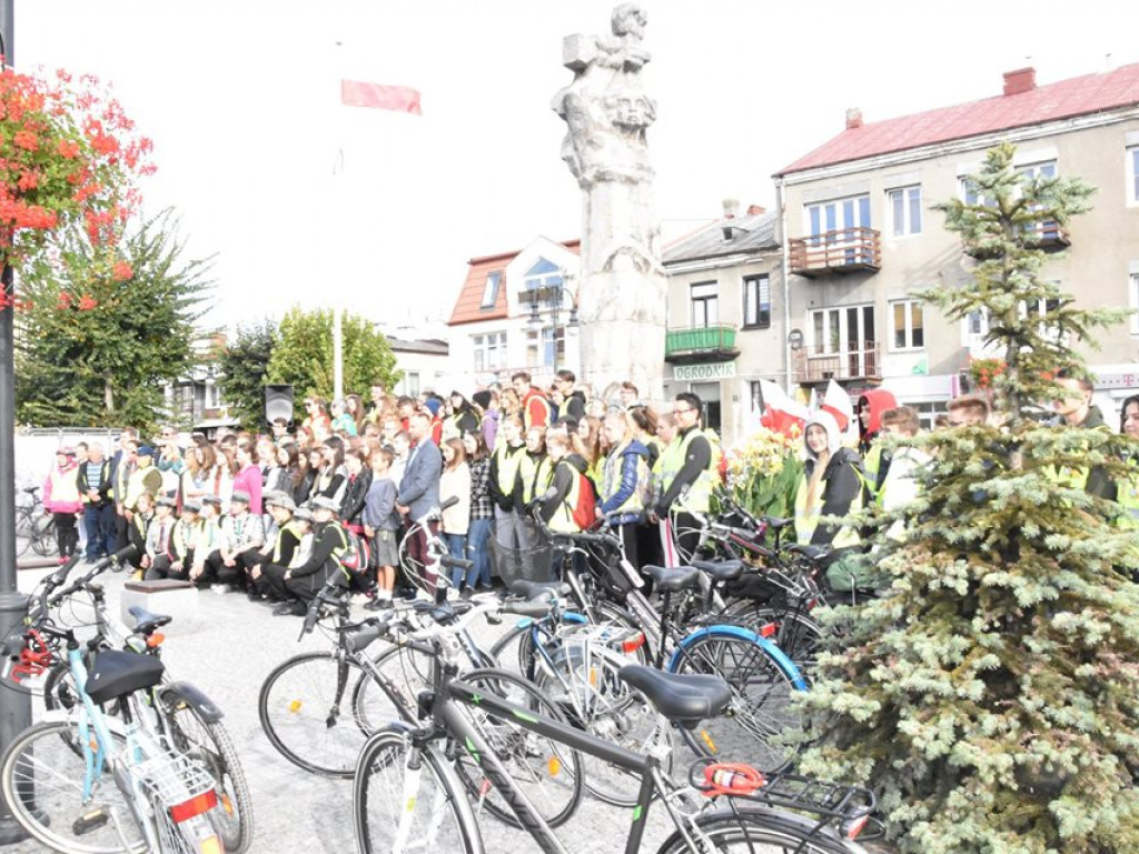 II Młodzieżowy Rajd Rowerowy Szlakiem Miejsc Pamięci Narodowej