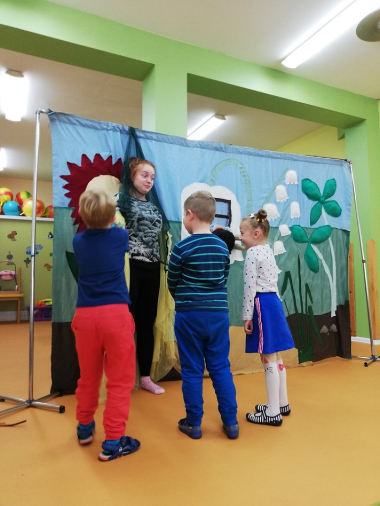Przedstawienie w przedszkolu 
