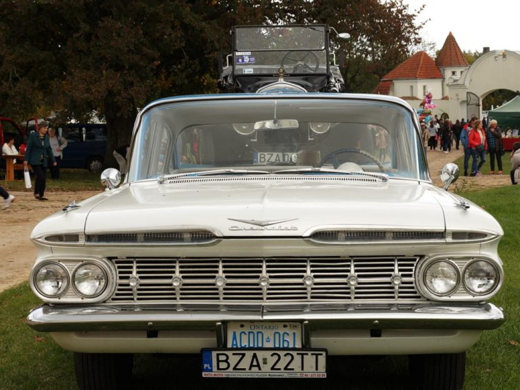 Pokaz starych samochodów w Korczewie - zdjęcia