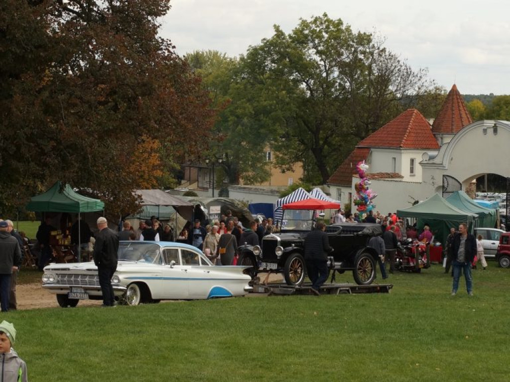 Pokaz starych samochodów w Korczewie - zdjęcia