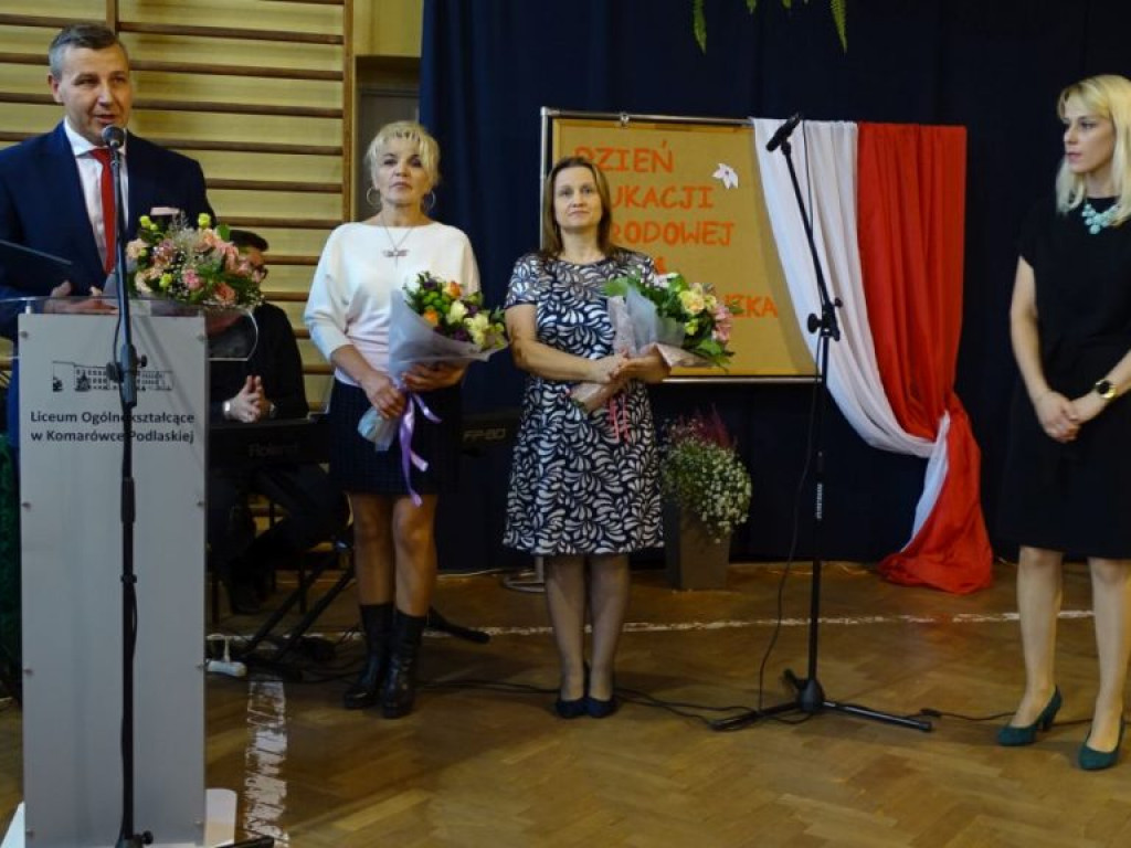 Dzień Edukacji Narodowej w LO w Komarówce Podl. - zdjęcia