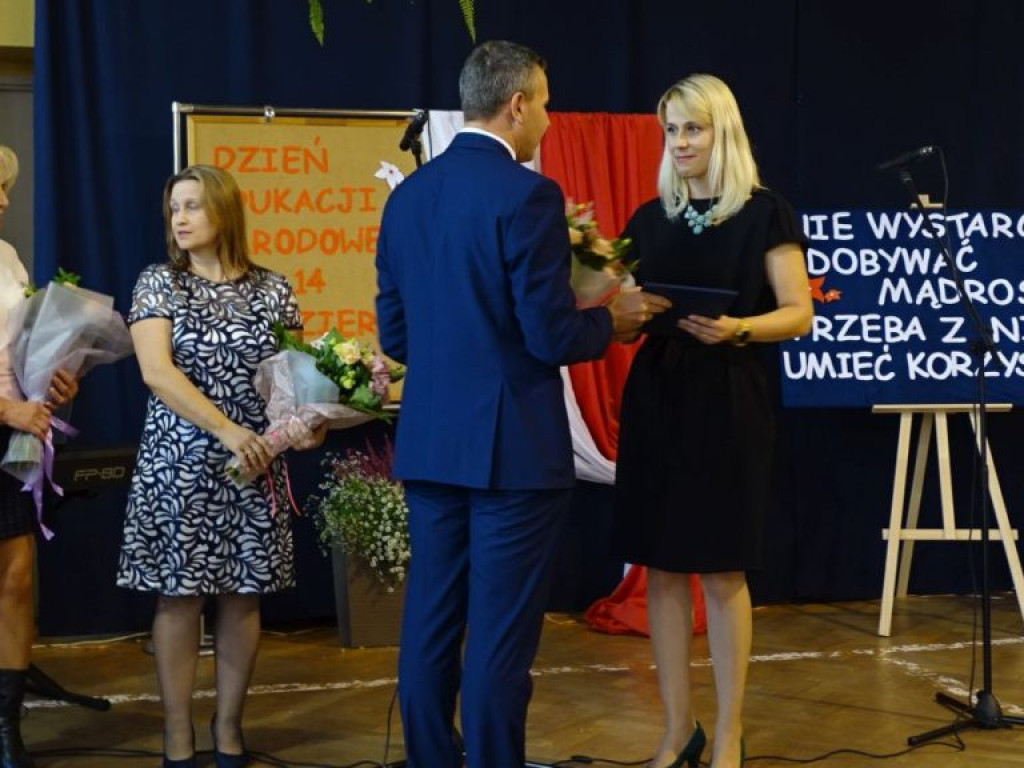 Dzień Edukacji Narodowej w LO w Komarówce Podl. - zdjęcia
