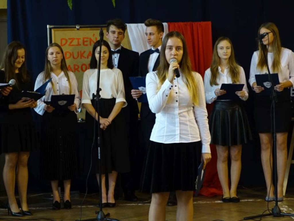 Dzień Edukacji Narodowej w LO w Komarówce Podl. - zdjęcia