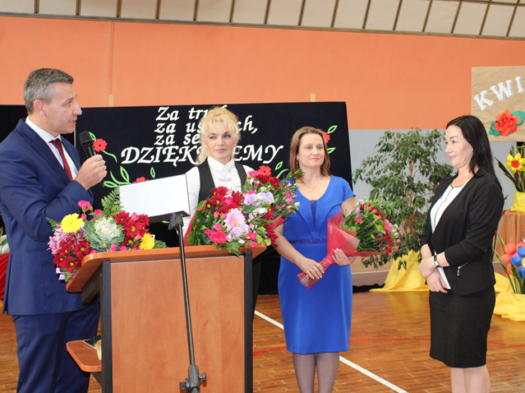 Dzień Edukacji Narodowej w SP w Komarówce Podl. - zdjęcia