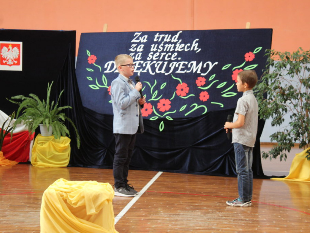 Dzień Edukacji Narodowej w SP w Komarówce Podl. - zdjęcia