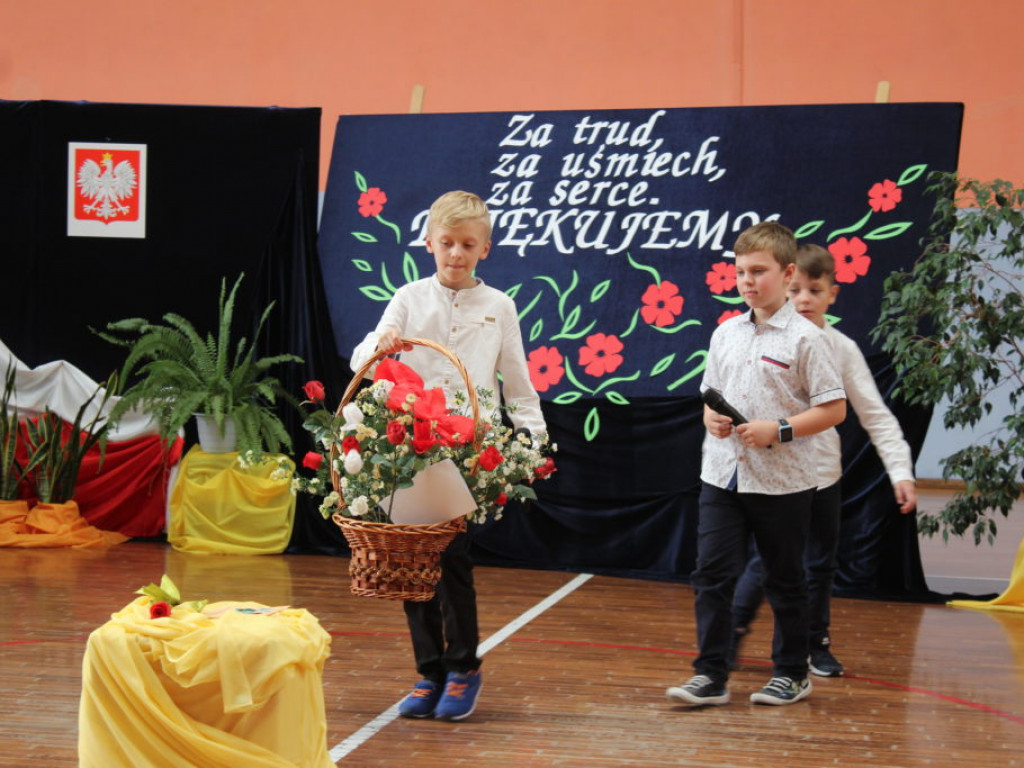 Dzień Edukacji Narodowej w SP w Komarówce Podl. - zdjęcia