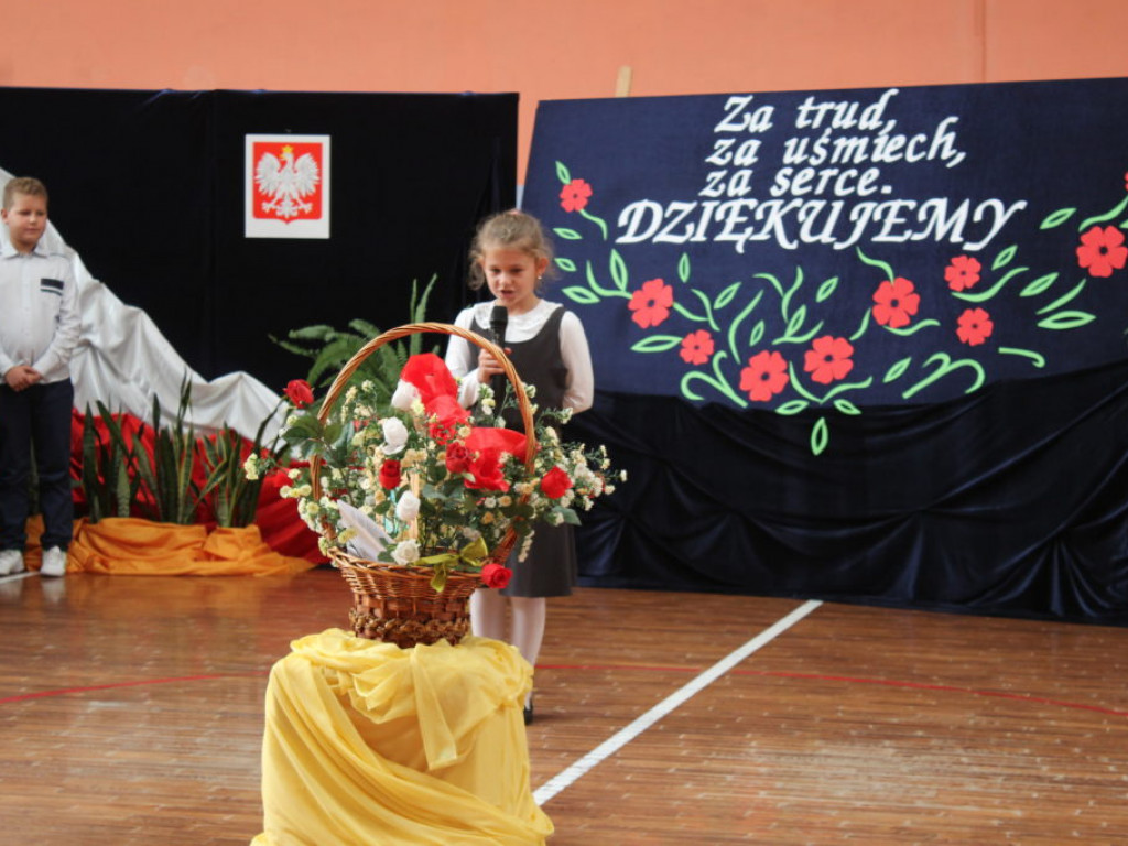 Dzień Edukacji Narodowej w SP w Komarówce Podl. - zdjęcia