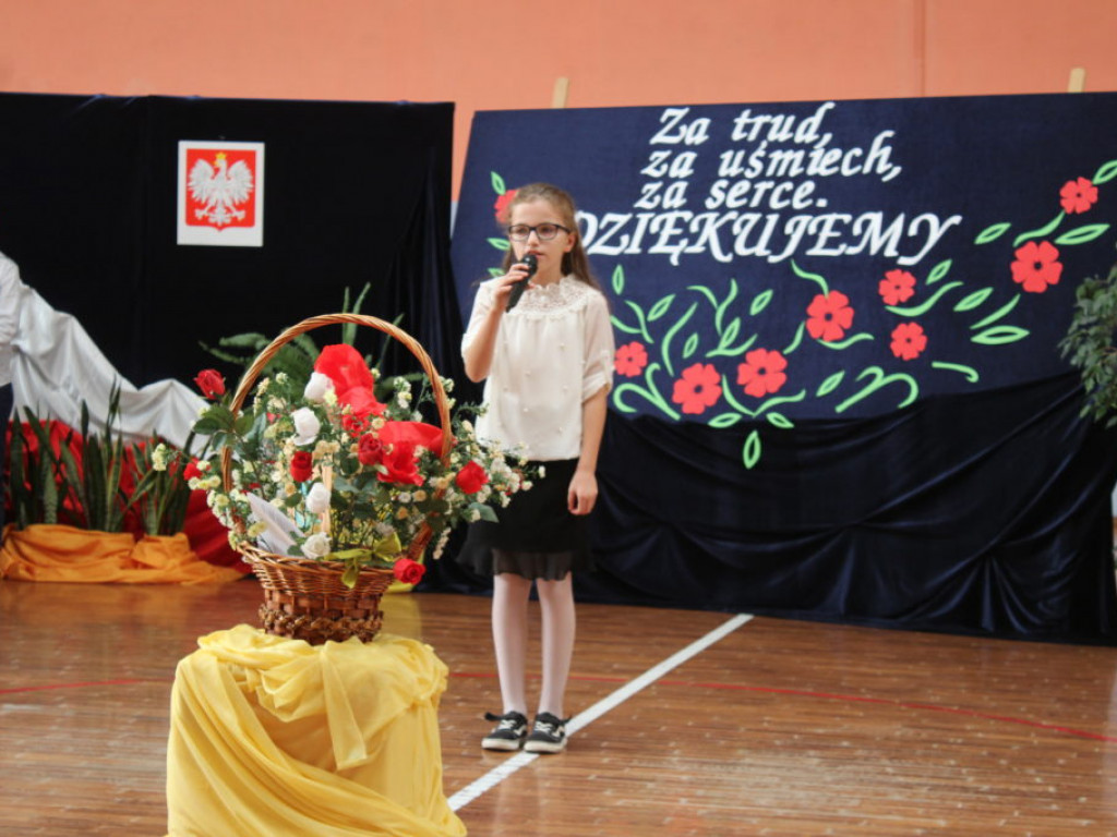 Dzień Edukacji Narodowej w SP w Komarówce Podl. - zdjęcia