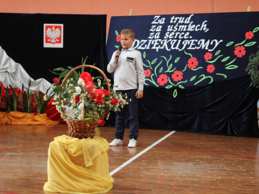 Dzień Edukacji Narodowej w SP w Komarówce Podl. - zdjęcia