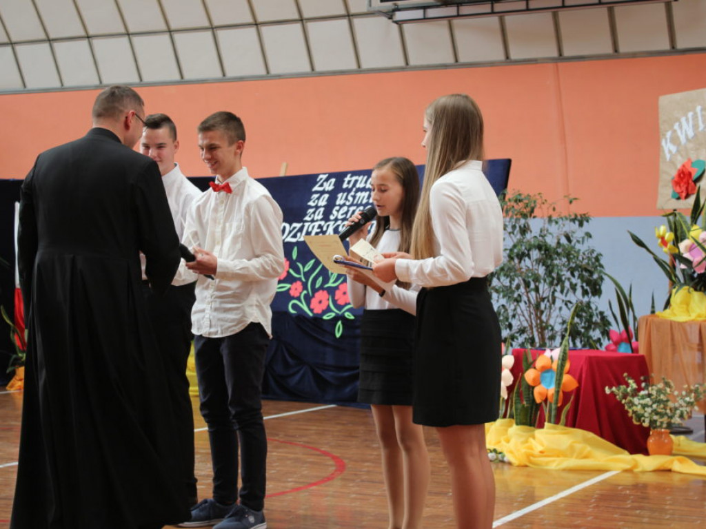 Dzień Edukacji Narodowej w SP w Komarówce Podl. - zdjęcia