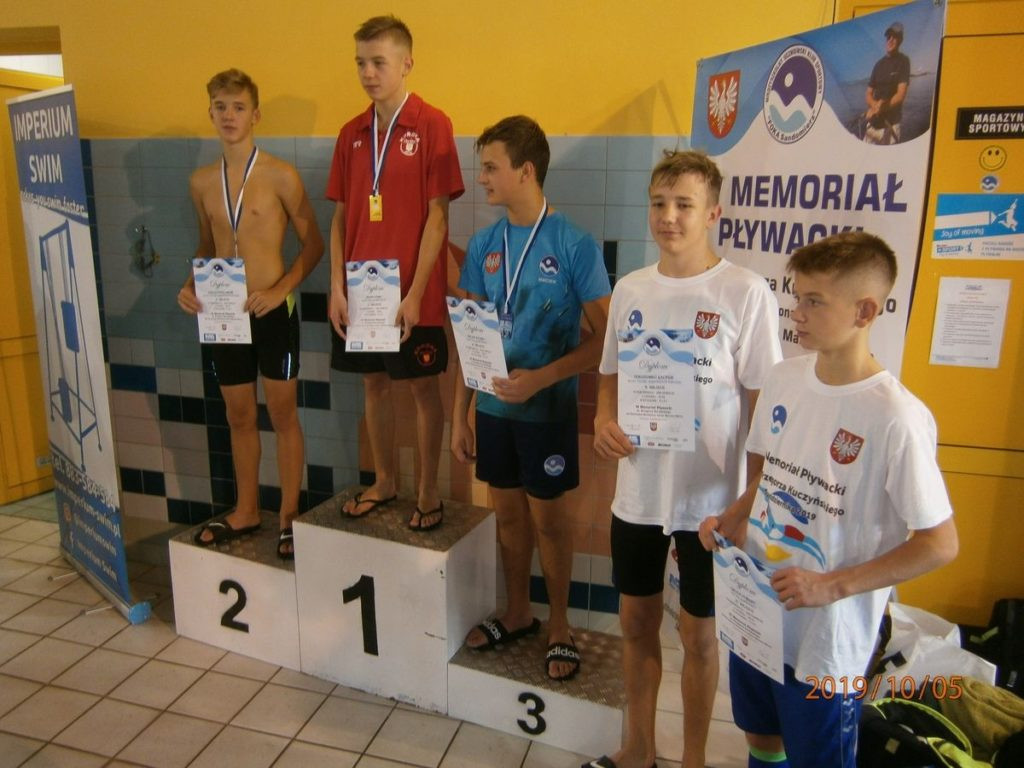 Medale radzyńskich pływaków na zawodach w Sandomierzu