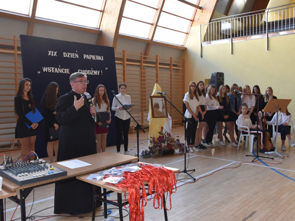 XIX Dzień Papieski w I LO w Radzyniu