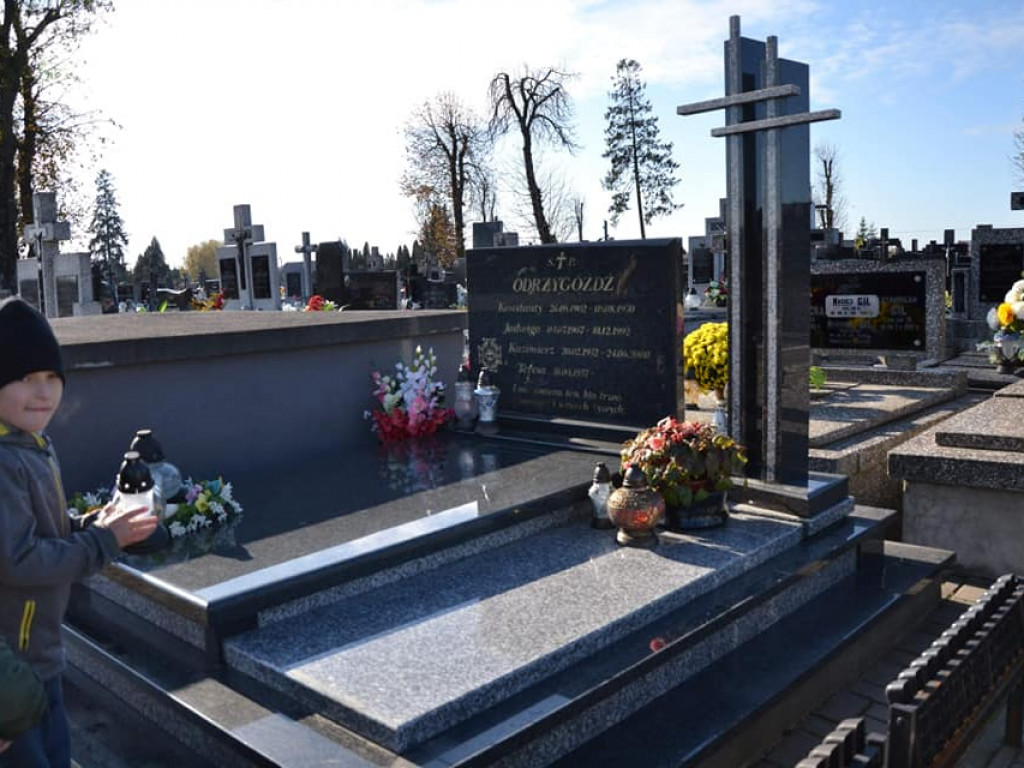 Przedszkolaki uczciły zmarłych
