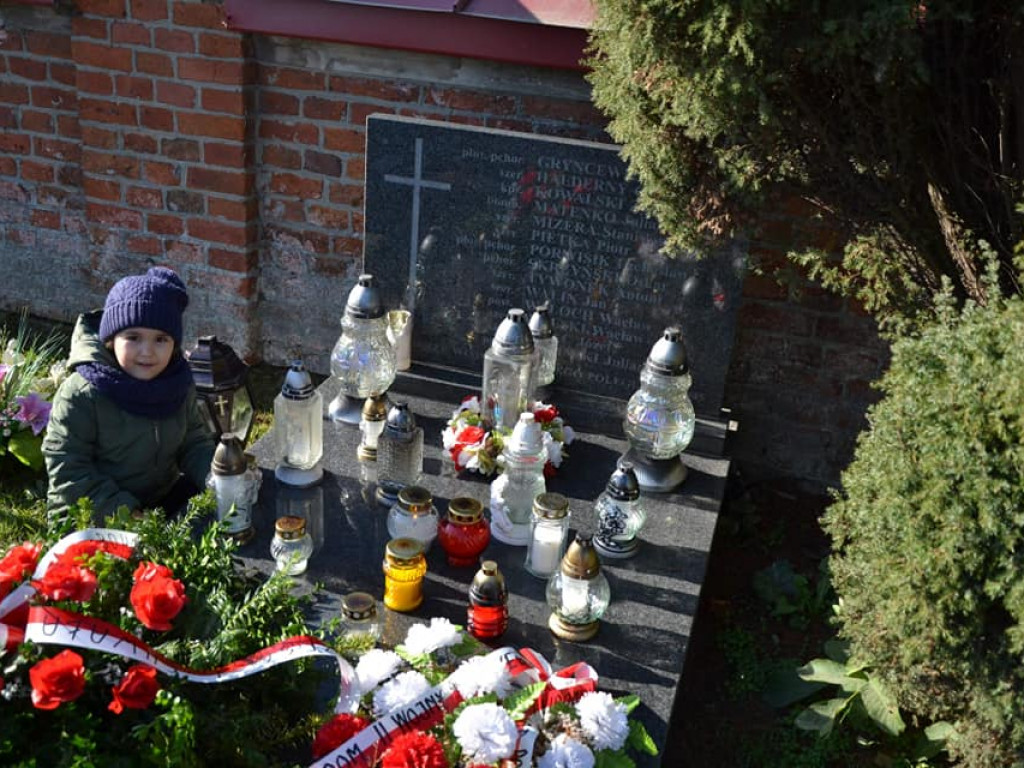 Przedszkolaki uczciły zmarłych