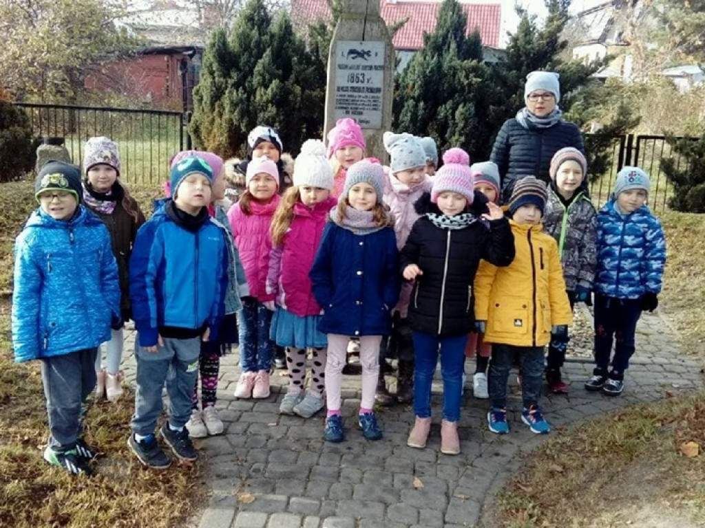 Przedszkolaki uczciły zmarłych