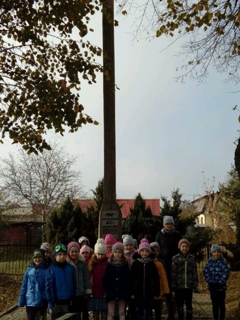 Przedszkolaki uczciły zmarłych