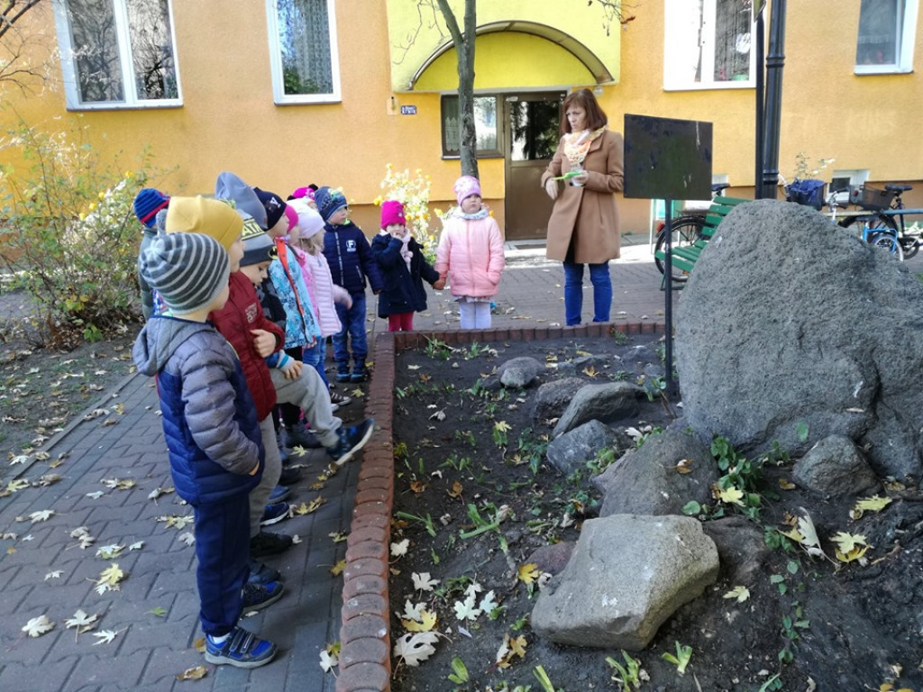 Przedszkolaki uczciły zmarłych