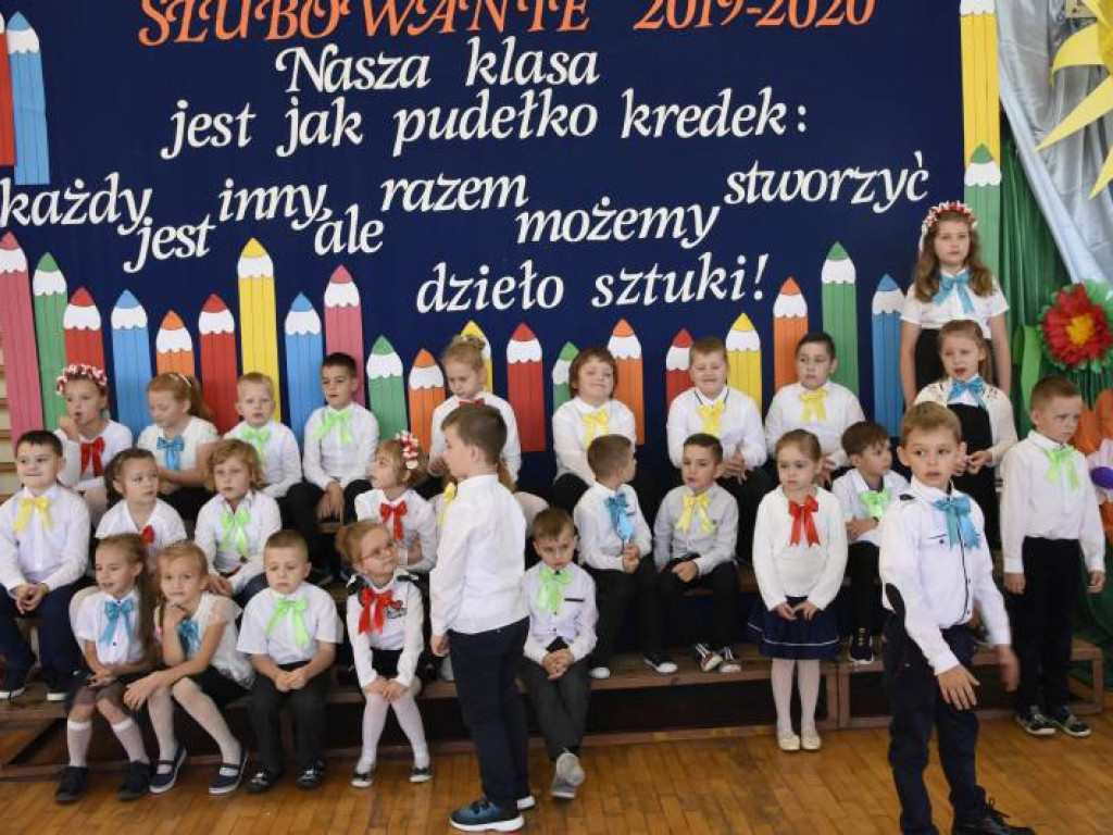 Ślubowanie klas pierwszych w ZO w Kąkolewnicy