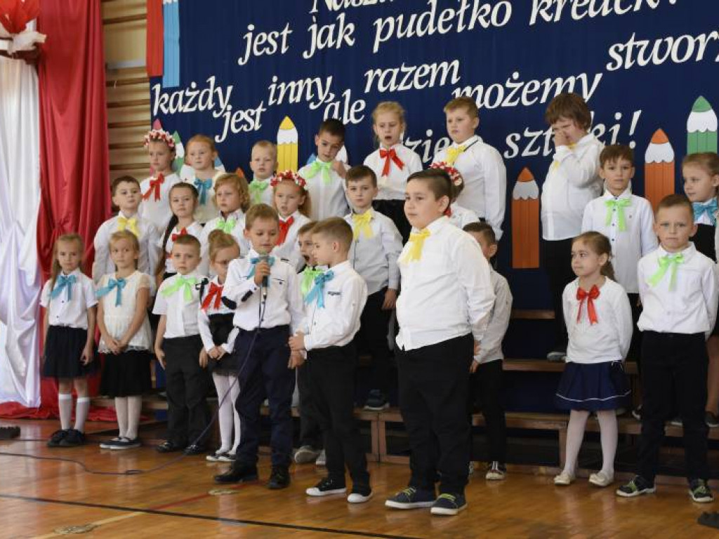 Ślubowanie klas pierwszych w ZO w Kąkolewnicy