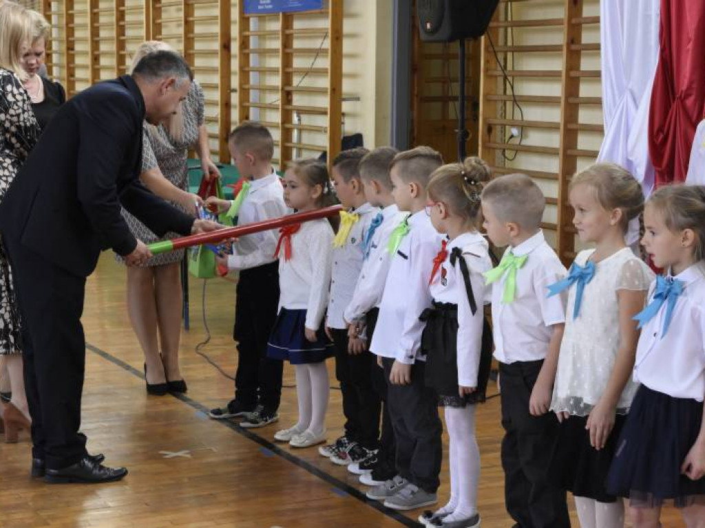 Ślubowanie klas pierwszych w ZO w Kąkolewnicy