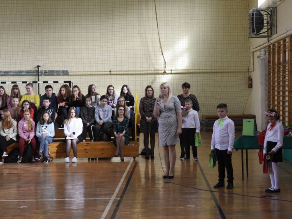 Ślubowanie klas pierwszych w ZO w Kąkolewnicy