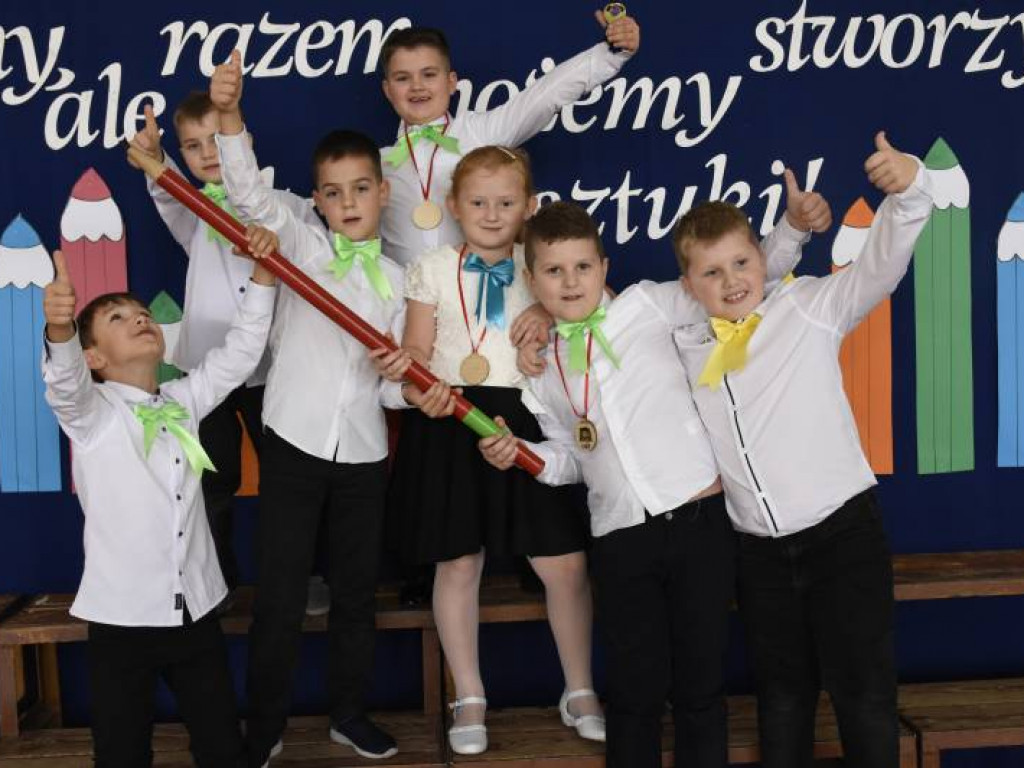 Ślubowanie klas pierwszych w ZO w Kąkolewnicy
