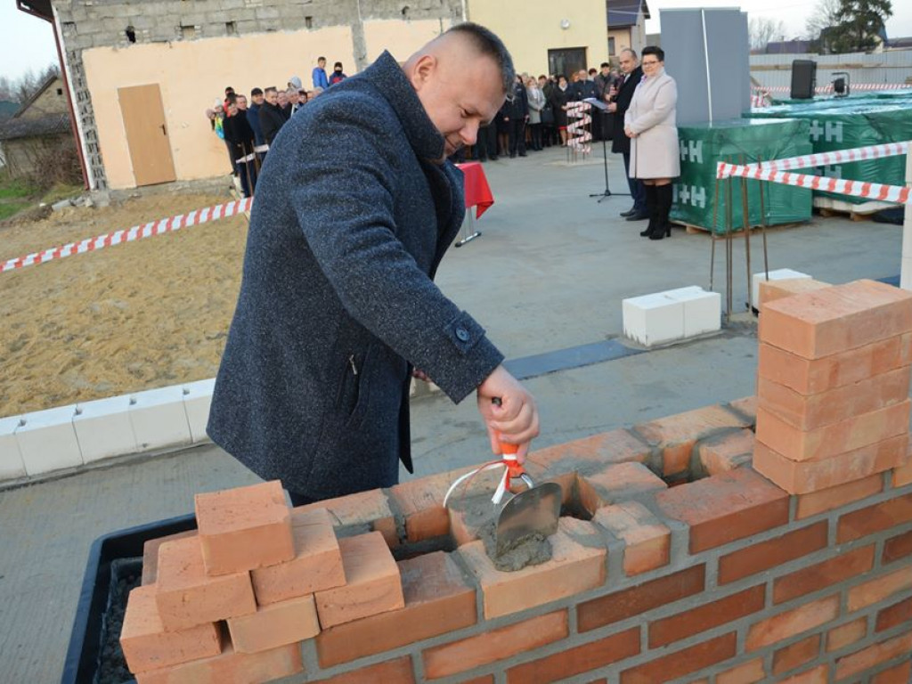 Wmurowanie kamienia węgielnego pod budowę centrum kulturalnego w Sobolach