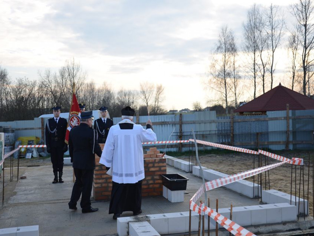 Wmurowanie kamienia węgielnego pod budowę centrum kulturalnego w Sobolach