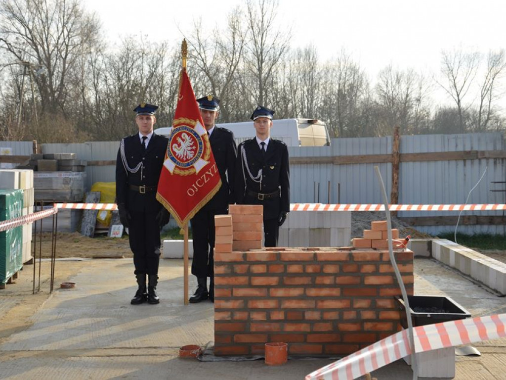 Wmurowanie kamienia węgielnego pod budowę centrum kulturalnego w Sobolach