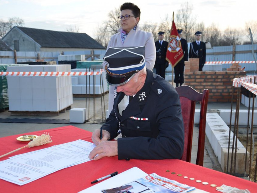 Wmurowanie kamienia węgielnego pod budowę centrum kulturalnego w Sobolach