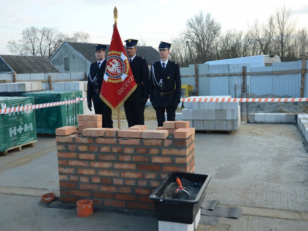 Wmurowanie kamienia węgielnego pod budowę centrum kulturalnego w Sobolach