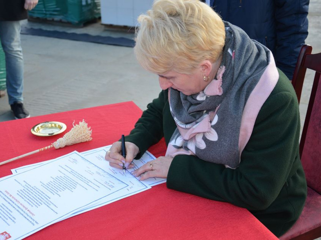 Wmurowanie kamienia węgielnego pod budowę centrum kulturalnego w Sobolach