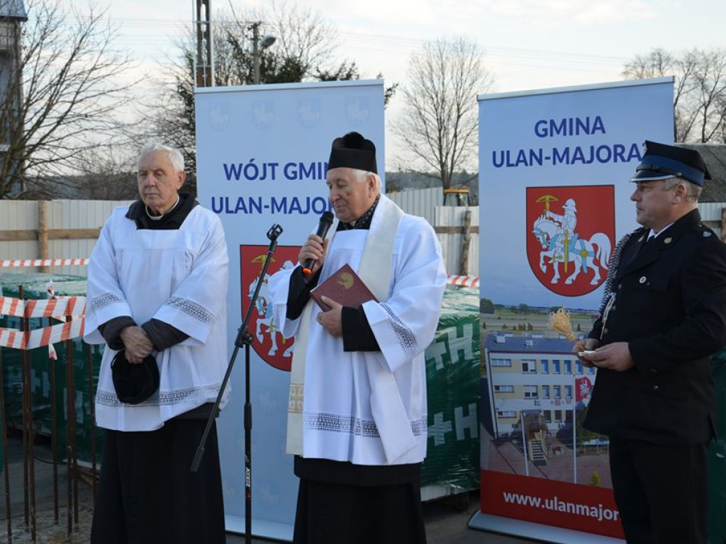Wmurowanie kamienia węgielnego pod budowę centrum kulturalnego w Sobolach