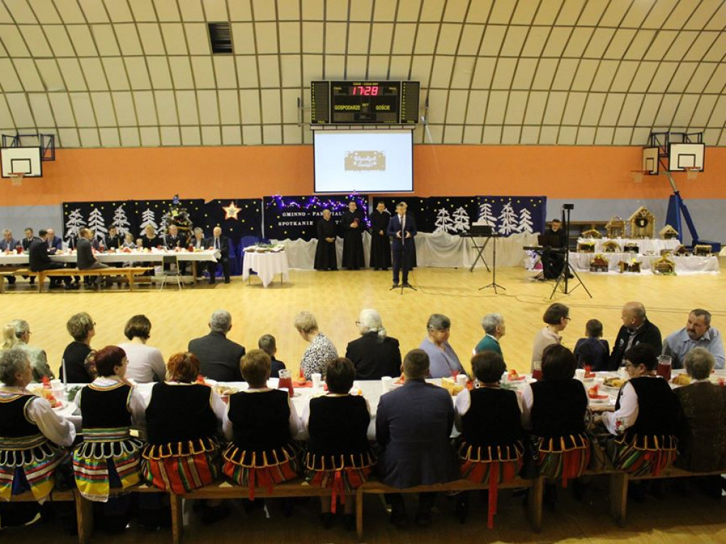 Gminno-parafialne spotkanie opłatkowe w Komarówce P. - zdjęcia