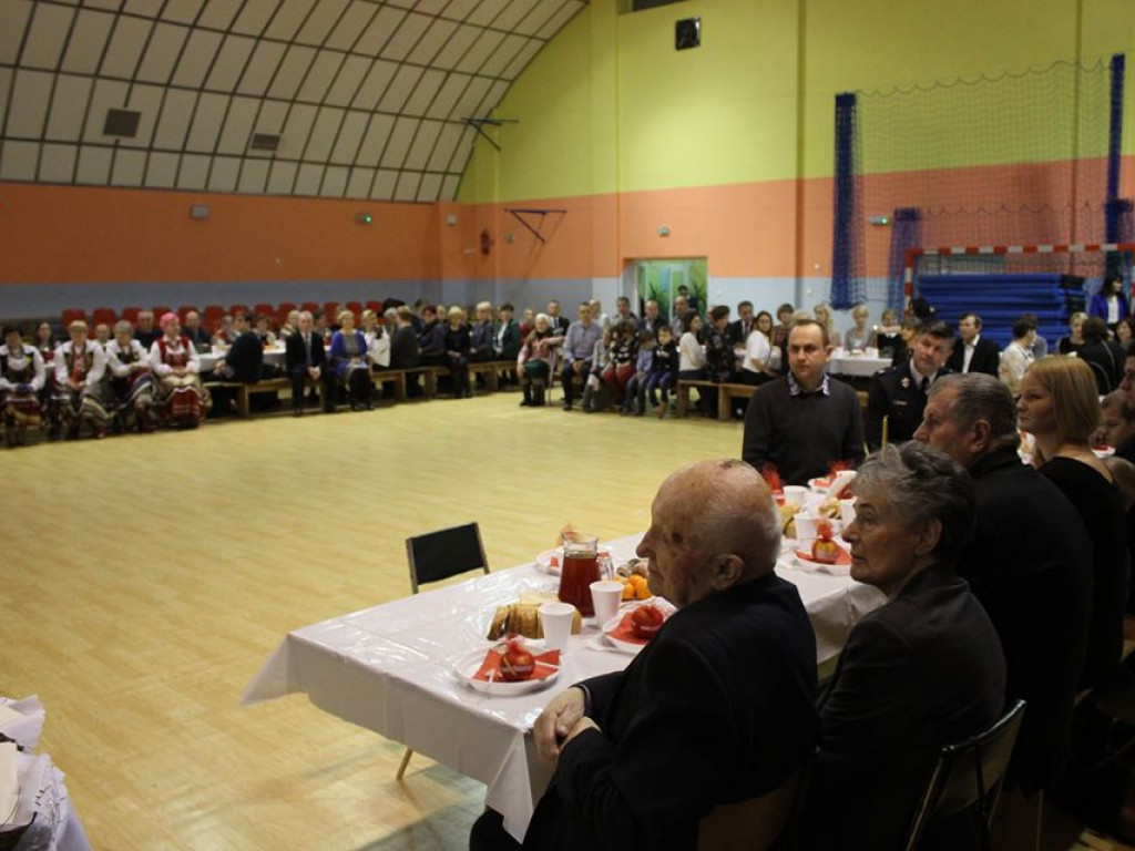 Gminno-parafialne spotkanie opłatkowe w Komarówce P. - zdjęcia