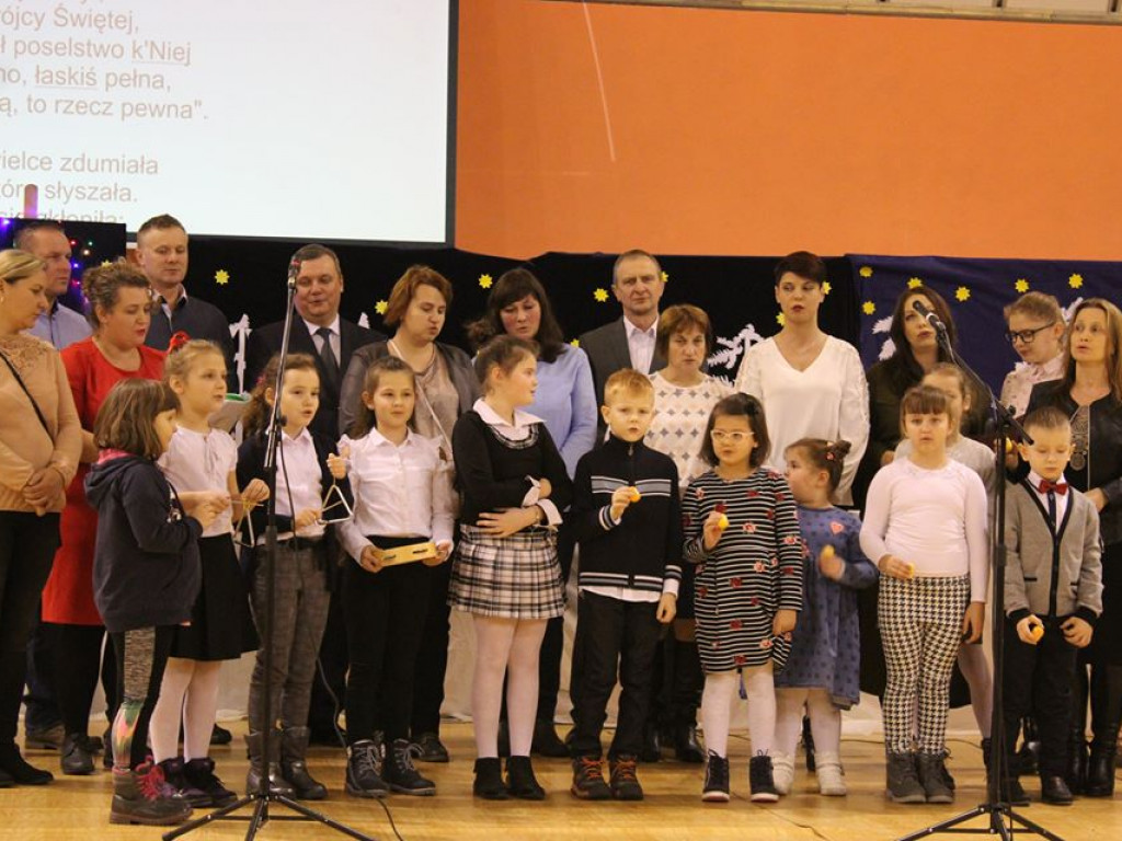 Gminno-parafialne spotkanie opłatkowe w Komarówce P. - zdjęcia