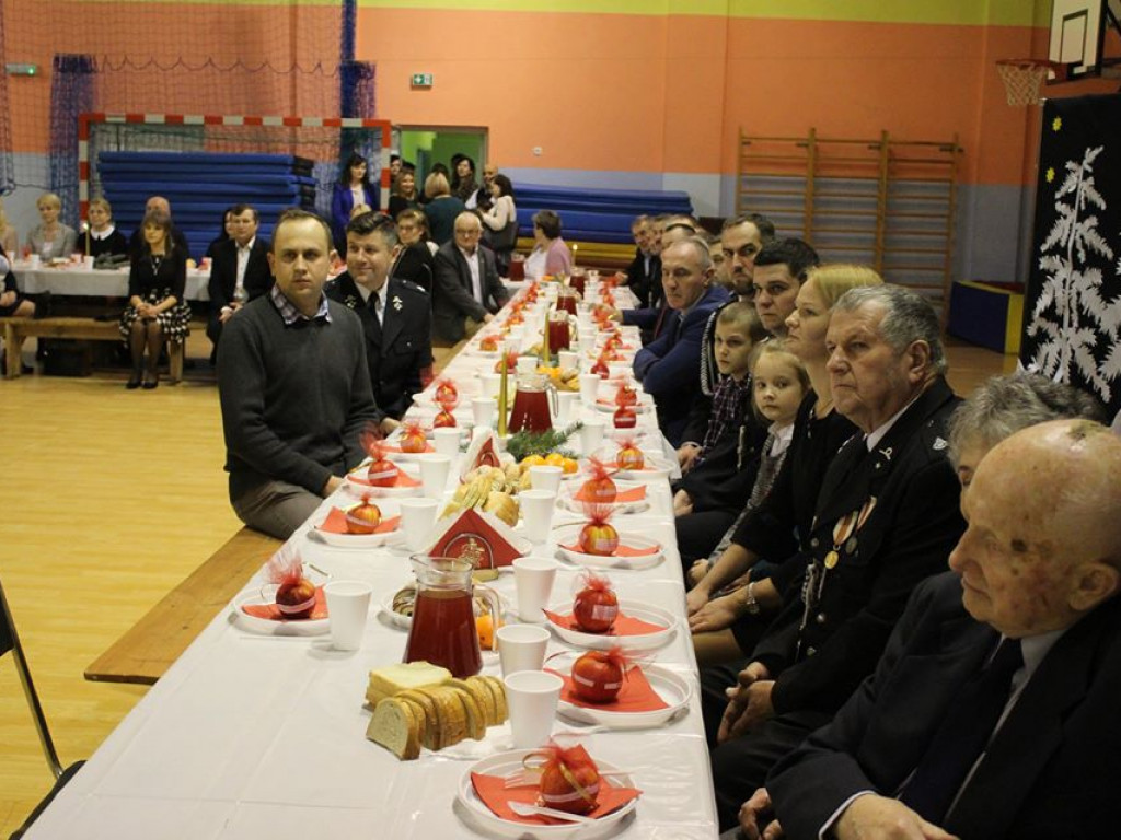 Gminno-parafialne spotkanie opłatkowe w Komarówce P. - zdjęcia