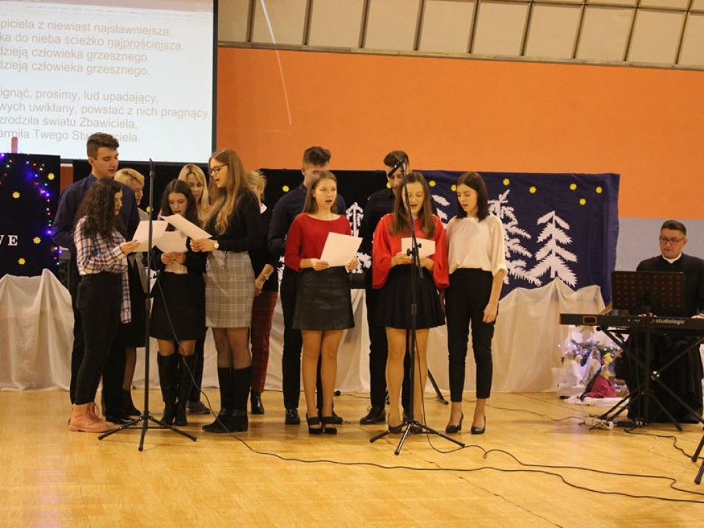 Gminno-parafialne spotkanie opłatkowe w Komarówce P. - zdjęcia