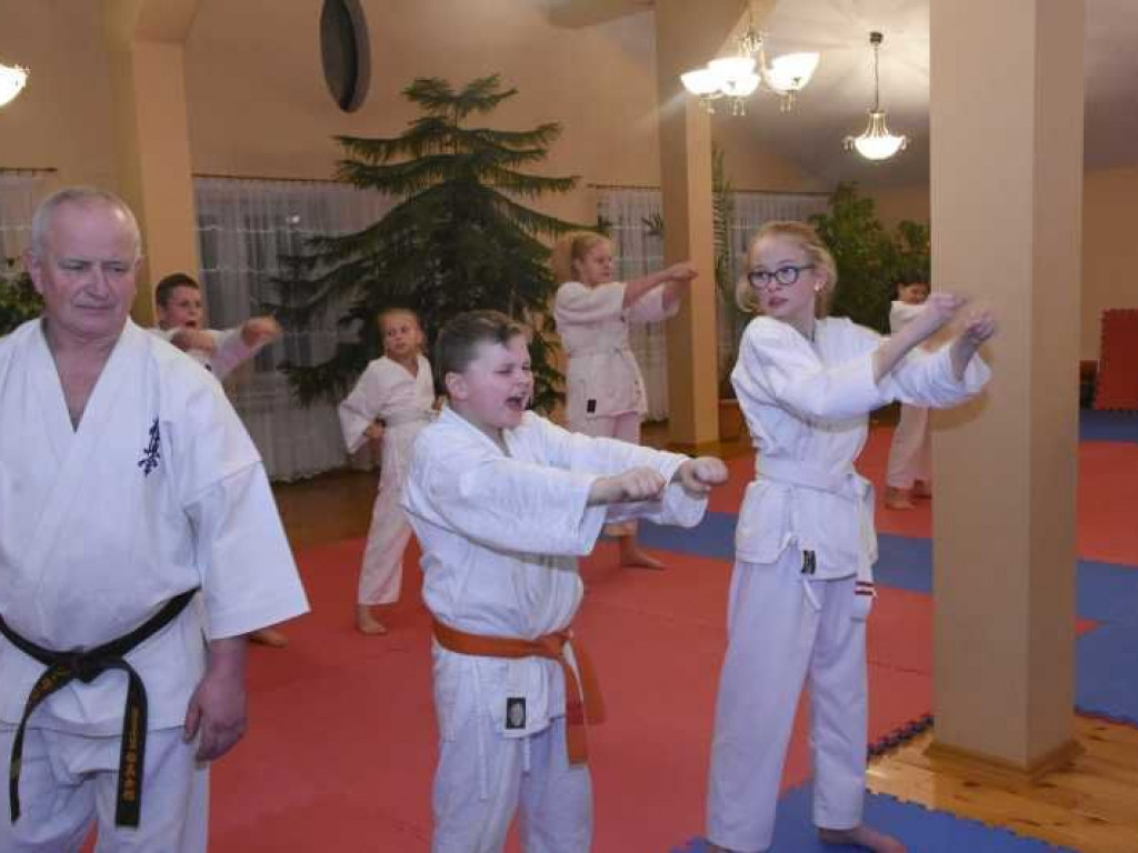 Egzamin w Kąkolewnicy na wyższe stopnie karate