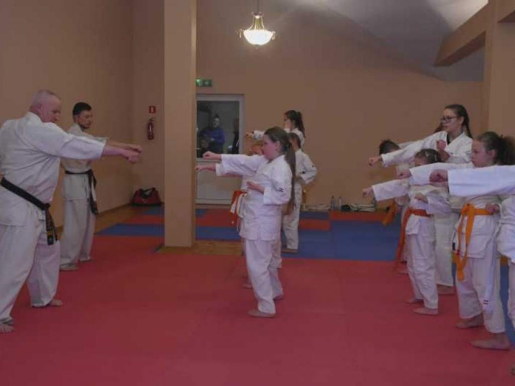 Egzamin w Kąkolewnicy na wyższe stopnie karate