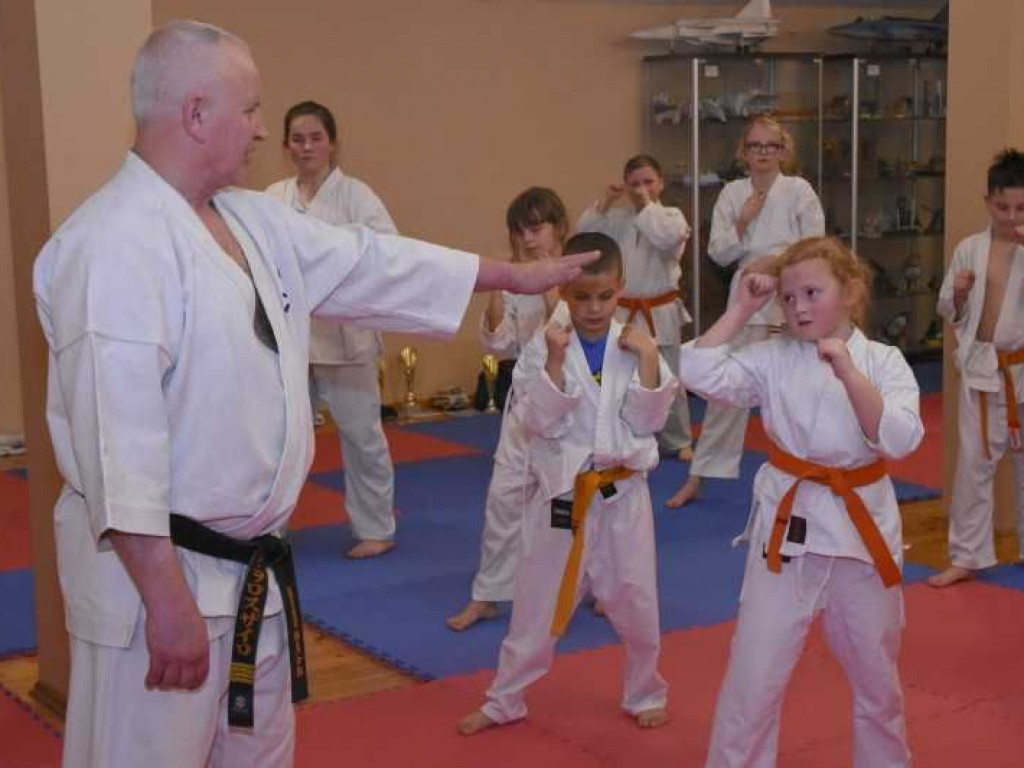 Egzamin w Kąkolewnicy na wyższe stopnie karate