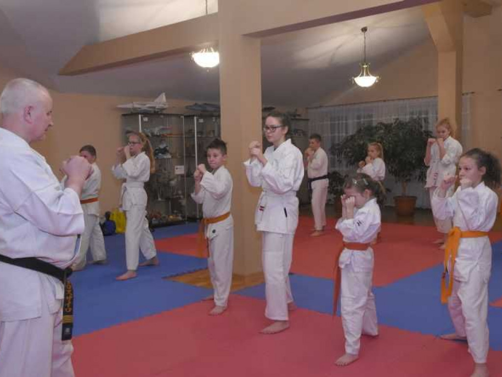 Egzamin w Kąkolewnicy na wyższe stopnie karate