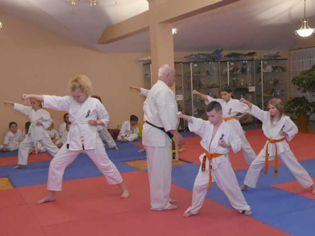 Egzamin w Kąkolewnicy na wyższe stopnie karate