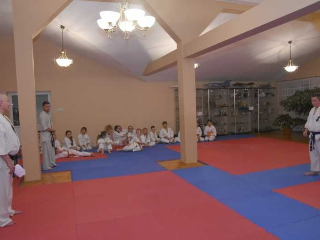 Egzamin w Kąkolewnicy na wyższe stopnie karate