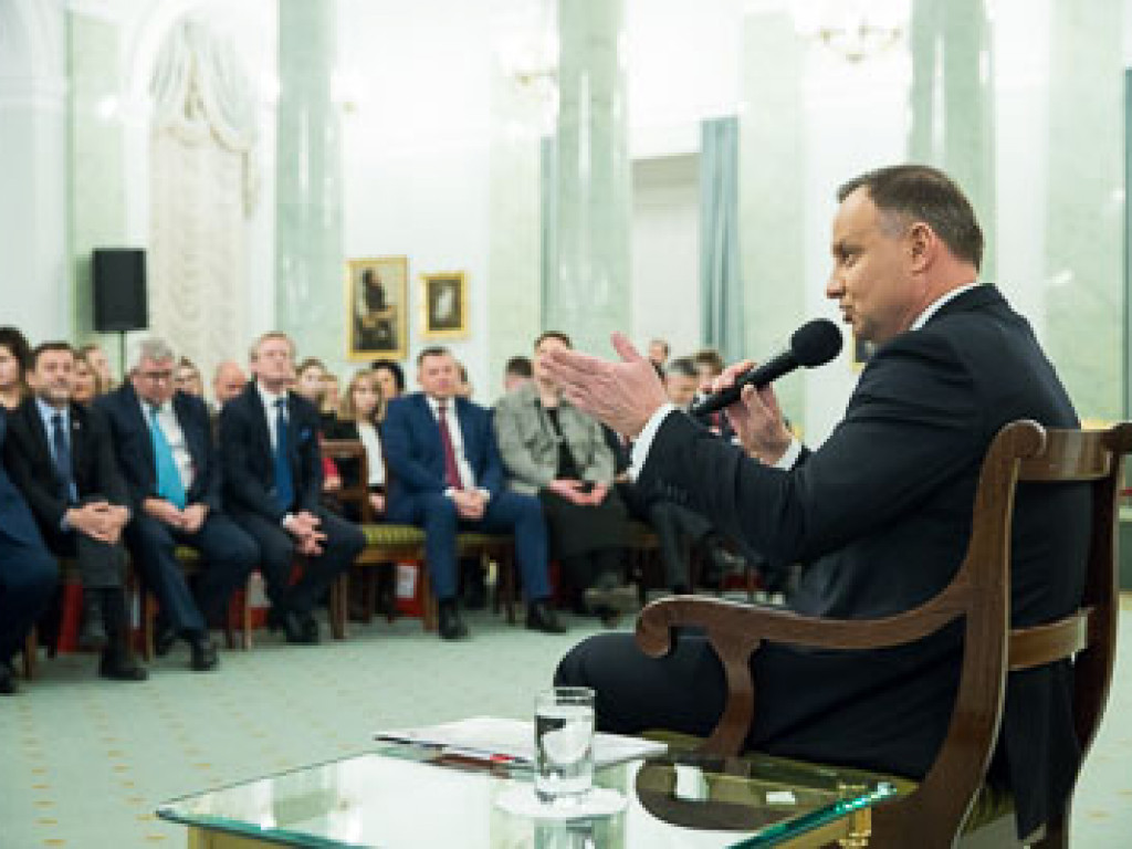 Uczennica LO w Komarówce nagrodzona w pałacu prezydenckim