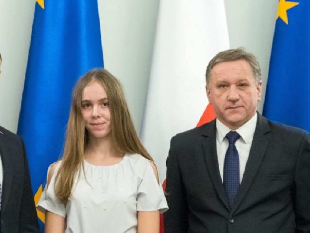 Uczennica LO w Komarówce nagrodzona w pałacu prezydenckim