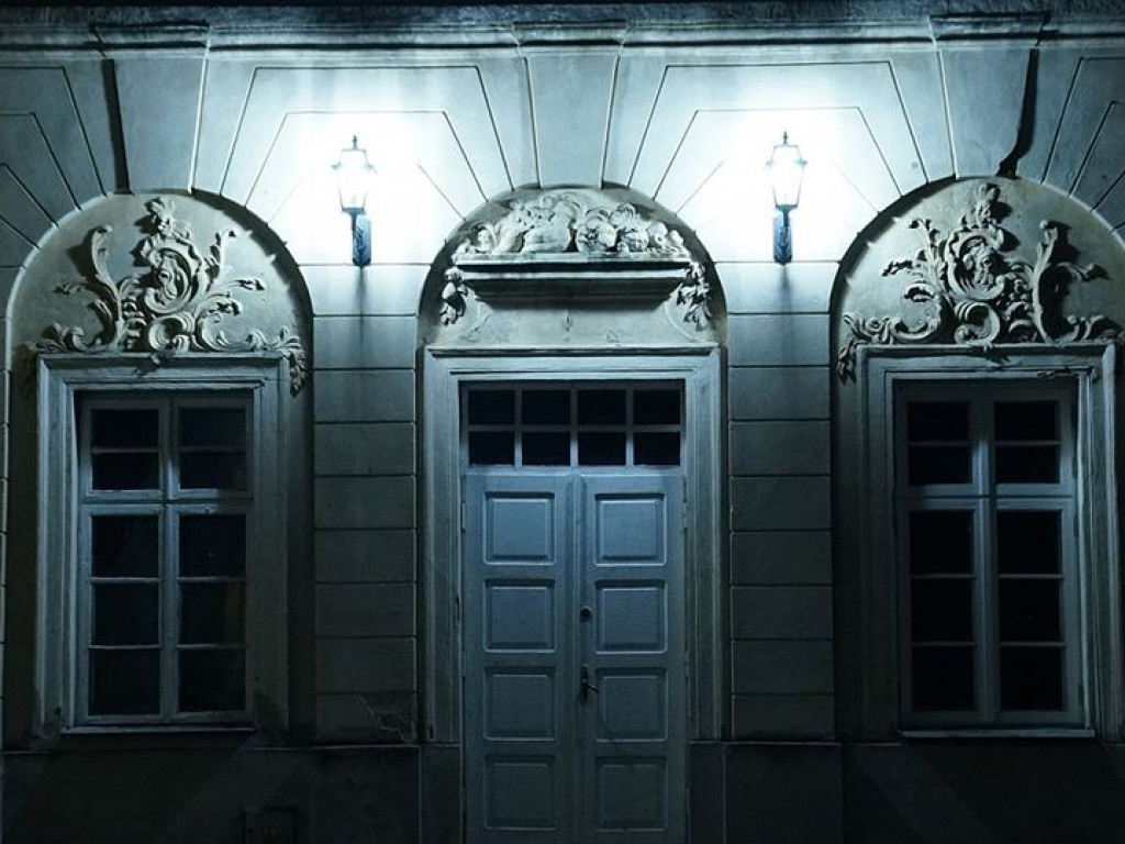 Radzyński pałac wieczorem